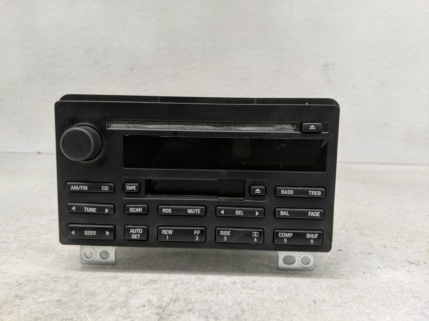 2005 Ford Expedition Radio AM FM Cd Player Receiver Replacement P/N:4L1T-18C868-AB Fits OEM Used Auto Parts - Oemusedautopar