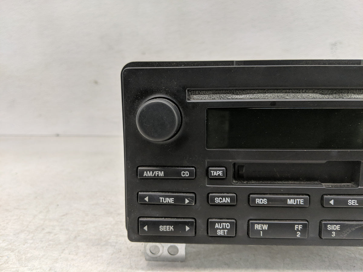 2004-2005 Ford Expedition Radio AM FM Cd Player Receiver Replacement P/N:4L1T-18C868-AB Fits Fits 2004 2005 OEM Used Auto Pa