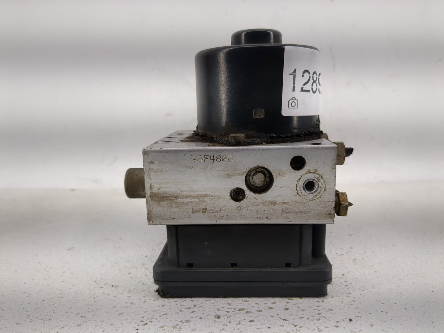 2005 Ford Expedition ABS Pump Control Module Replacement P/N:5L14-2C346-AF Fits OEM Used Auto Parts - Oemusedautoparts1.com