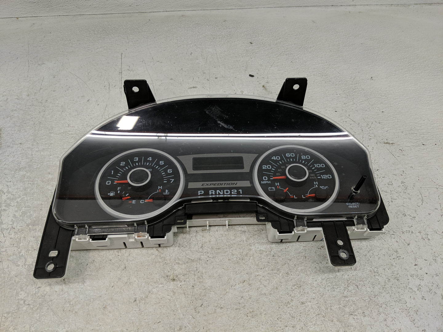 2005 Ford Expedition Instrument Cluster Speedometer Gauges P/N:EL1H-10B885-AA Fits OEM Used Auto Parts - Oemusedautoparts1.c