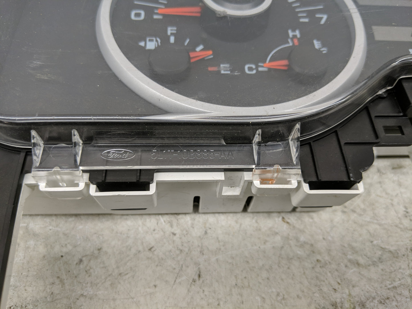 2005 Ford Expedition Instrument Cluster Speedometer Gauges P/N:EL1H-10B885-AA Fits OEM Used Auto Parts - Oemusedautoparts1.c