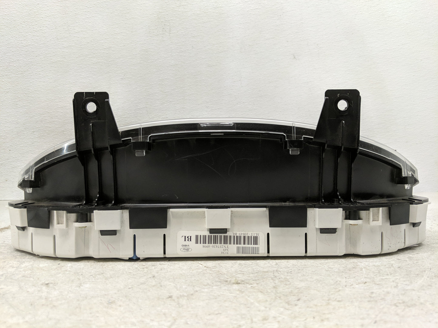 2005 Ford Expedition Instrument Cluster Speedometer Gauges P/N:EL1H-10B885-AA Fits OEM Used Auto Parts - Oemusedautoparts1.c