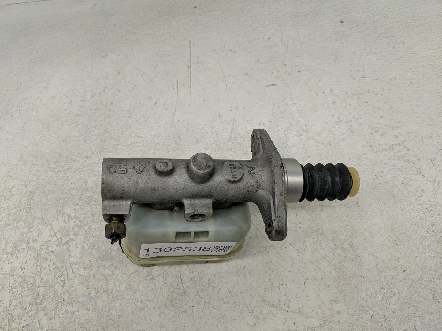 2002-2006 Ford Expedition Brake Master Cylinder - Oemusedautoparts1.com