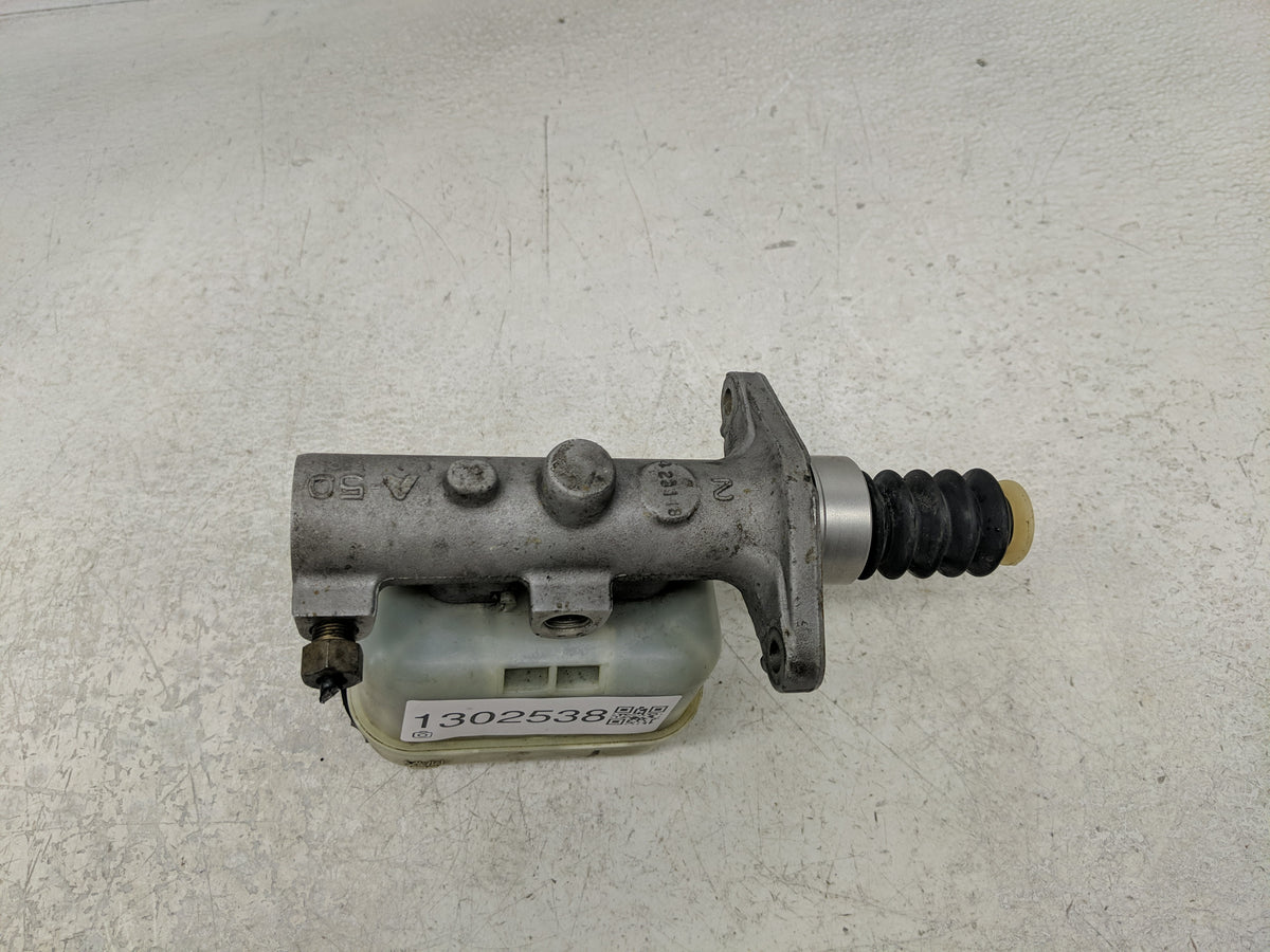 2002-2006 Ford Expedition Brake Master Cylinder 1302538 - Oemusedautoparts1.com
