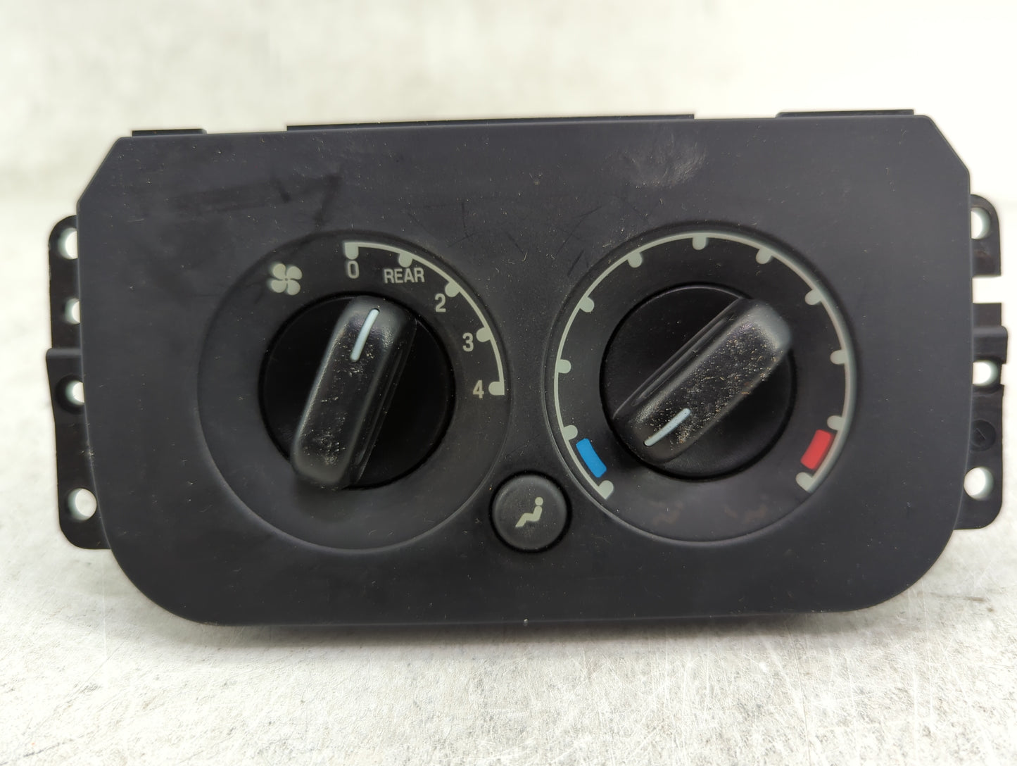 2005 Ford Expedition Climate Control Module Temperature AC/Heater Replacement Fits OEM Used Auto Parts - Oemusedautoparts1.c