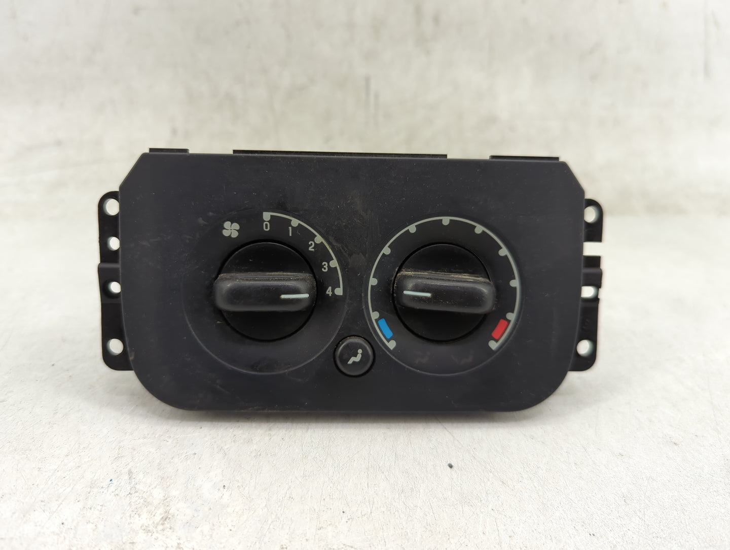 2005 Ford Expedition Climate Control Module Temperature AC/Heater Replacement Fits OEM Used Auto Parts - Oemusedautoparts1.c