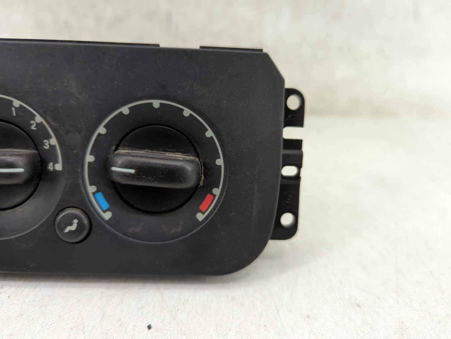 2005 Ford Expedition Climate Control Module Temperature AC/Heater Replacement Fits OEM Used Auto Parts - Oemusedautoparts1.c