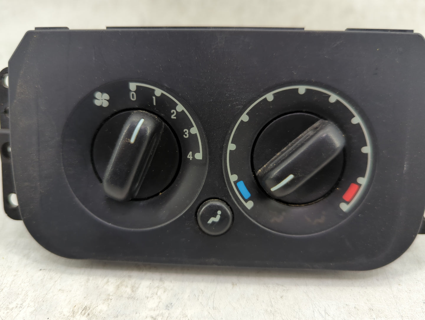 2005 Ford Expedition Climate Control Module Temperature AC/Heater Replacement P/N:7H2H-19E764-AC Fits OEM Used Auto Parts - 