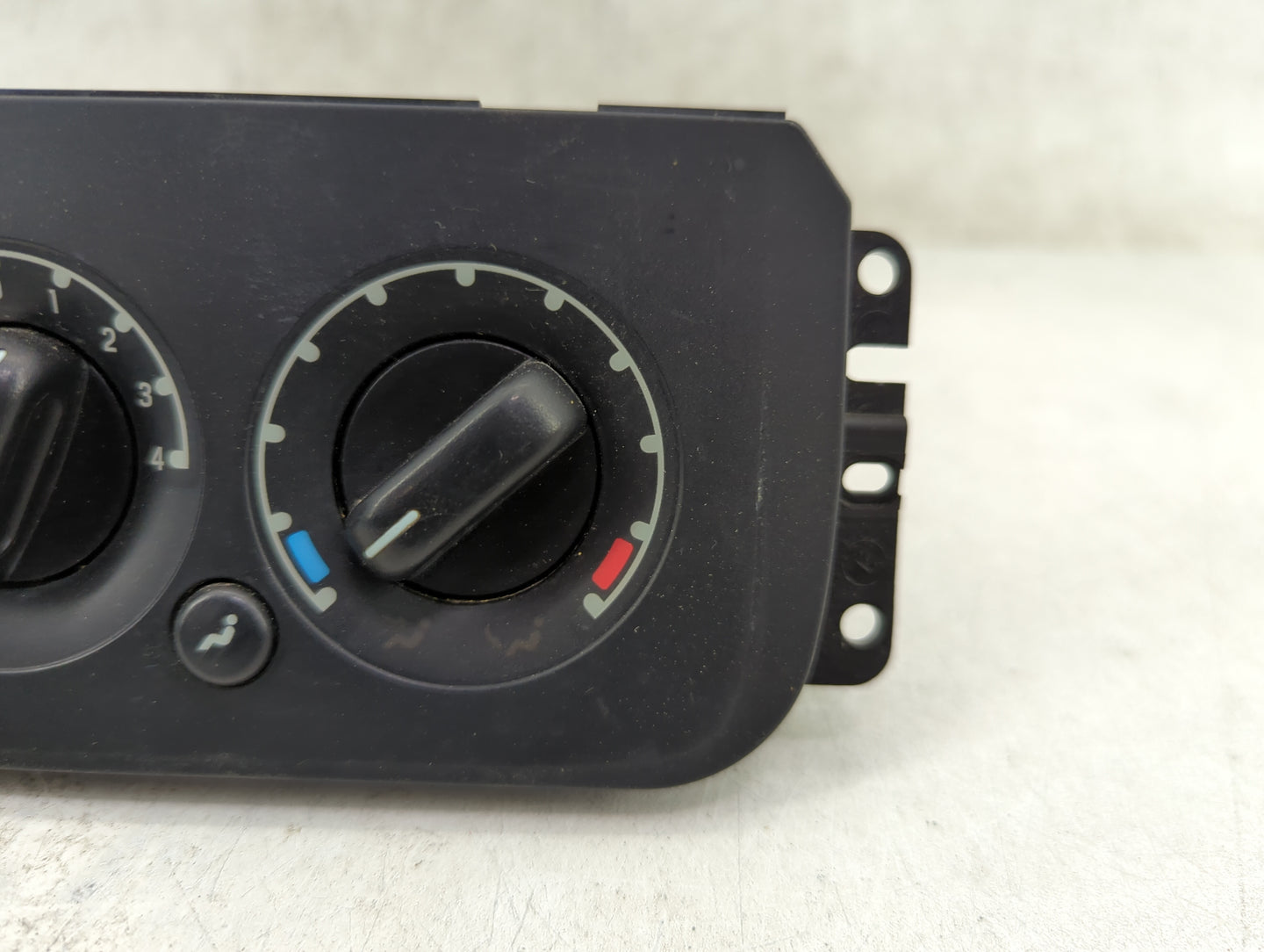 2005 Ford Expedition Climate Control Module Temperature AC/Heater Replacement P/N:7H2H-19E764-AC Fits OEM Used Auto Parts - 