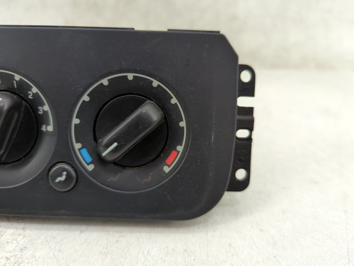 2005 Ford Expedition Climate Control Module Temperature AC/Heater Replacement P/N:7H2H-19E764-AC Fits OEM Used Auto Parts - 