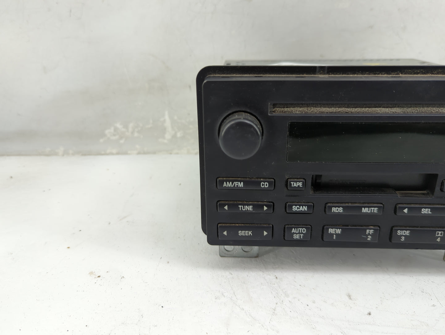 2005 Ford Expedition Radio AM FM Cd Player Receiver Replacement P/N:4L1T-18C868-AB Y2NA030331 Fits OEM Used Auto Parts - Oem