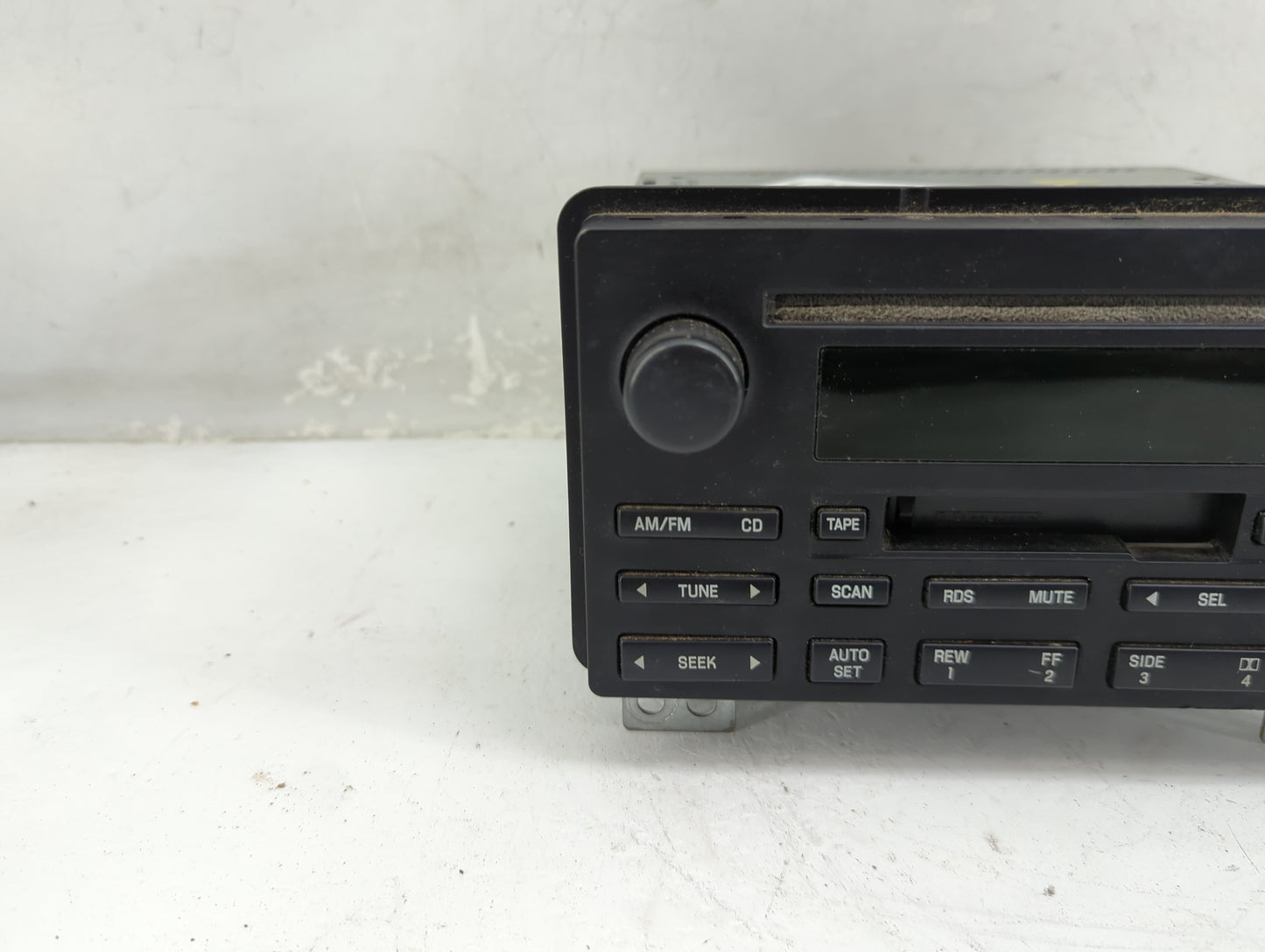 2005 Ford Expedition Radio AM FM Cd Player Receiver Replacement P/N:4L1T-18C868-AB Y2NA030331 Fits OEM Used Auto Parts - Oem
