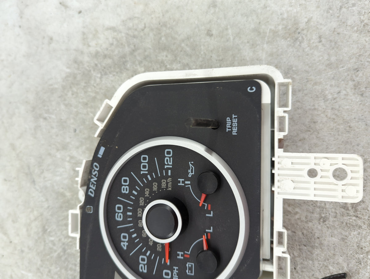 2005-2006 Ford Expedition Instrument Cluster Speedometer Gauges P/N:5L1T-10849-DL TN257420-5018 Miles: Fits Fits 2005 2006 O