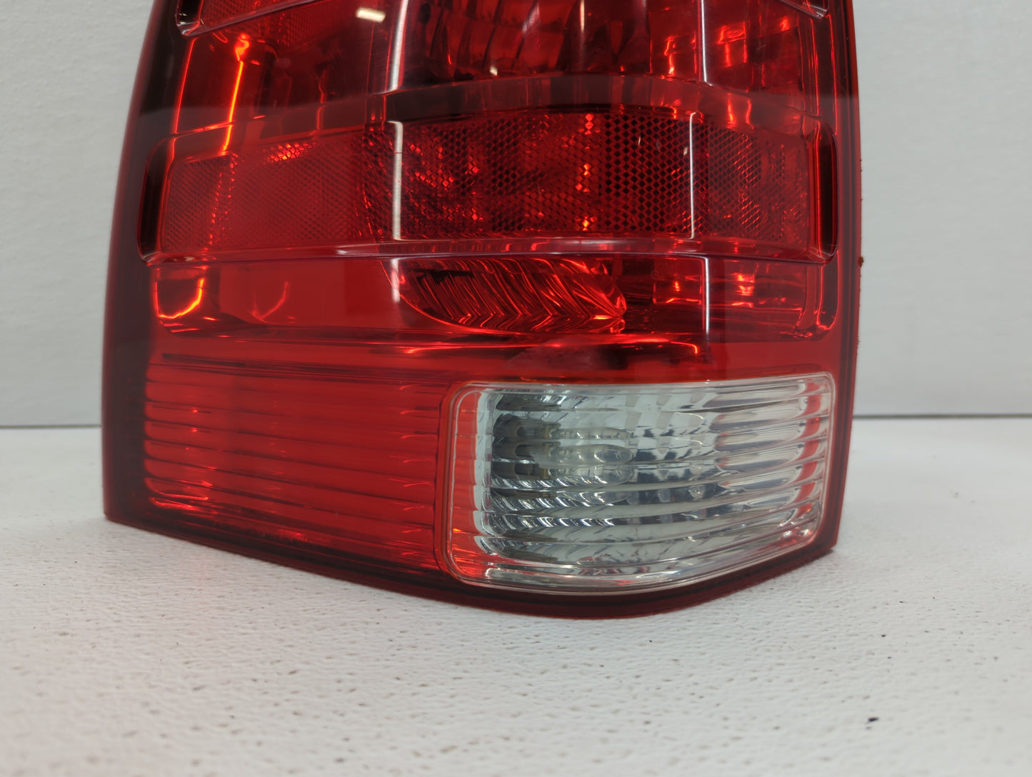 2005 Ford Expedition Tail Light Assembly Driver Left OEM P/N:2LIX-13B505-A Fits OEM Used Auto Parts - Oemusedautoparts1.com
