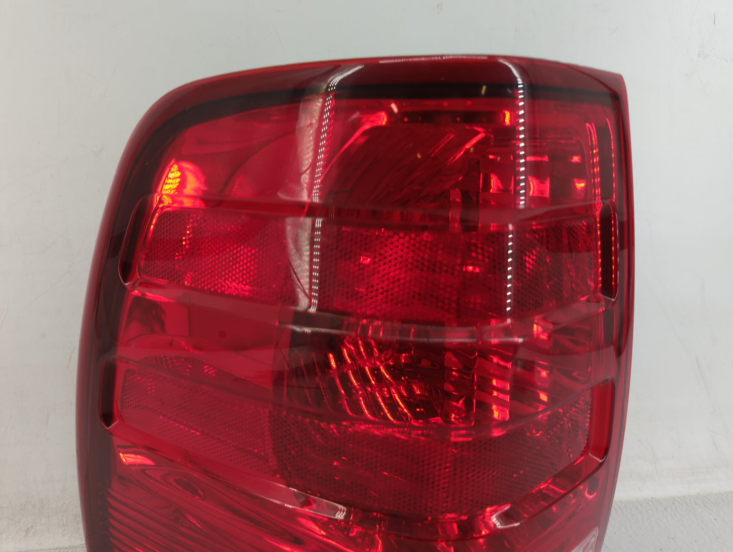 2005 Ford Expedition Tail Light Assembly Driver Left OEM P/N:2LIX-13B505-A Fits OEM Used Auto Parts - Oemusedautoparts1.com