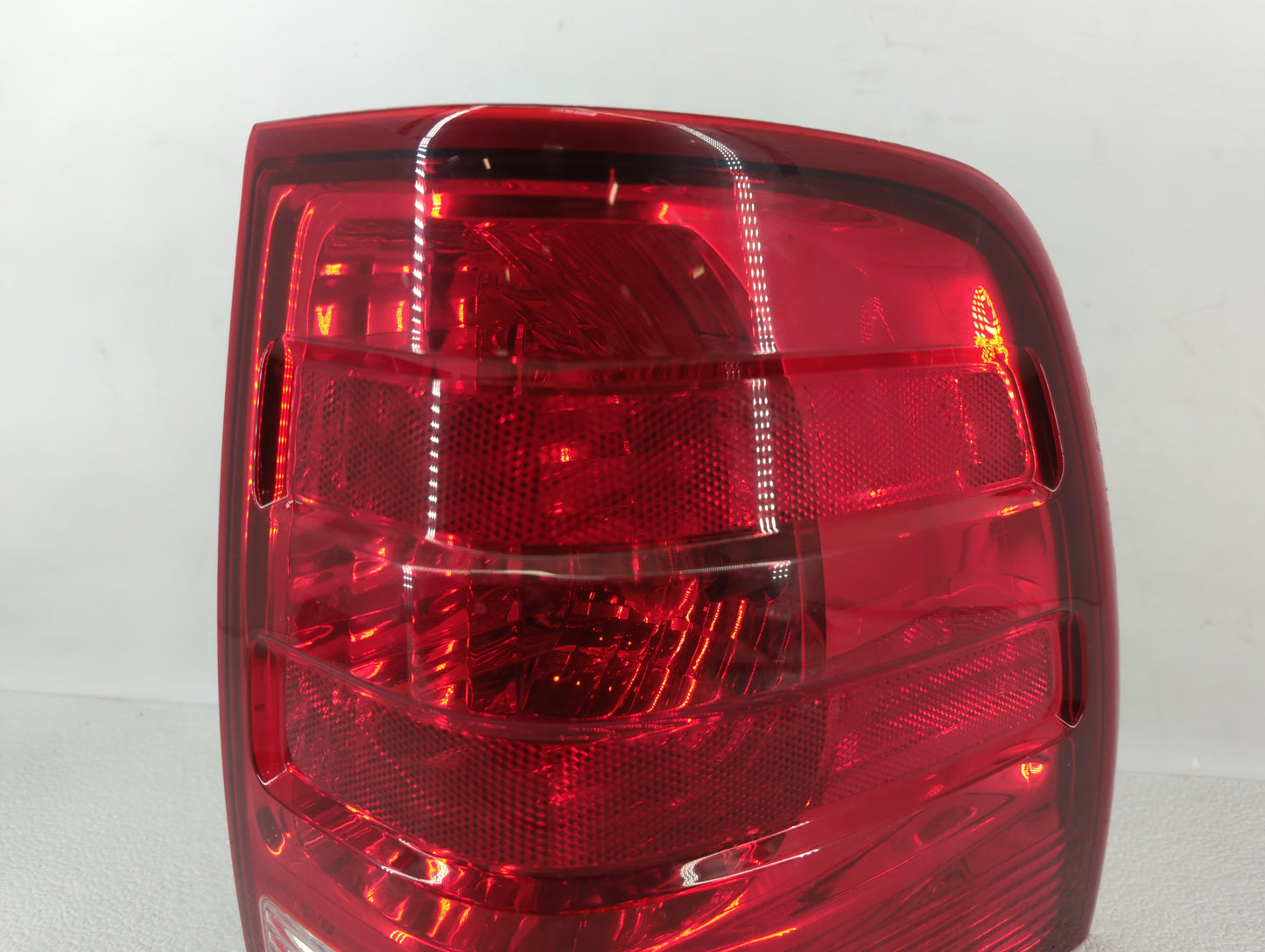 2003-2006 Ford Expedition Tail Light Assembly Driver Left OEM P/N:2L1X-13B504-A Fits Fits 2003 2004 2005 2006 OEM Used Auto 