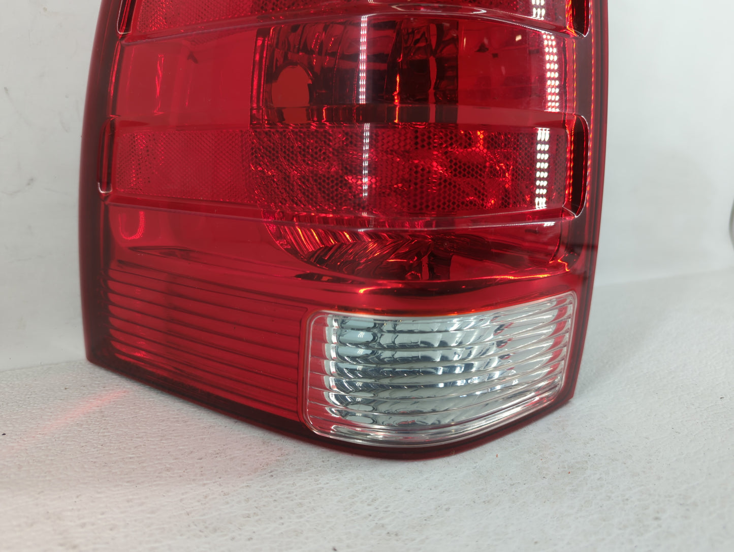 2005 Ford Expedition Tail Light Assembly Driver Left OEM P/N:2LIX-13B505-A Fits OEM Used Auto Parts - Oemusedautoparts1.com