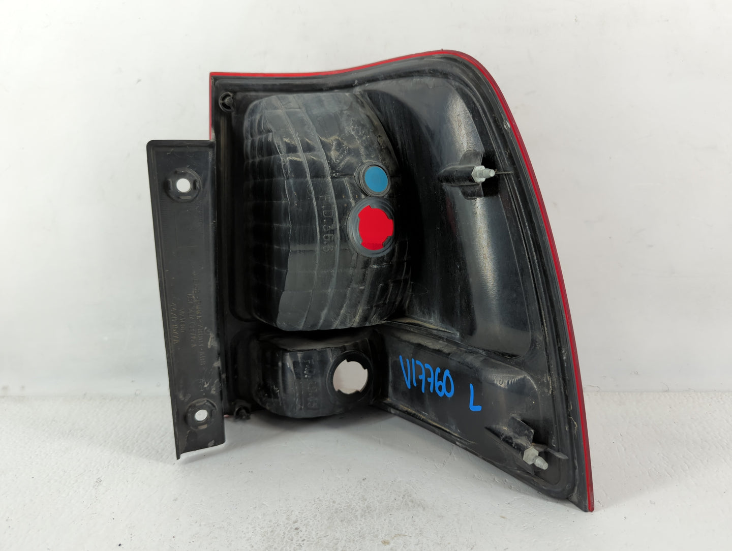 2005 Ford Expedition Tail Light Assembly Driver Left OEM P/N:44ZH-1577A Fits OEM Used Auto Parts - Oemusedautoparts1.com