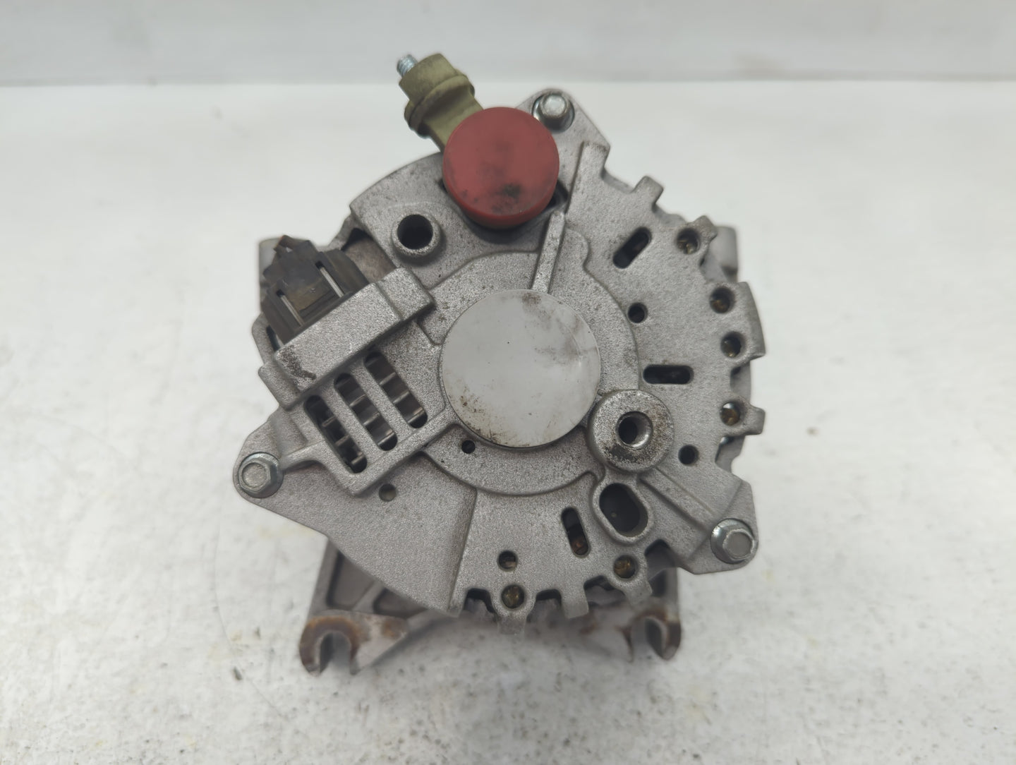 2005 Ford Expedition Alternator Replacement Generator Charging Assembly Engine OEM P/N:62116 6L7T-AA Fits OEM Used Auto Part