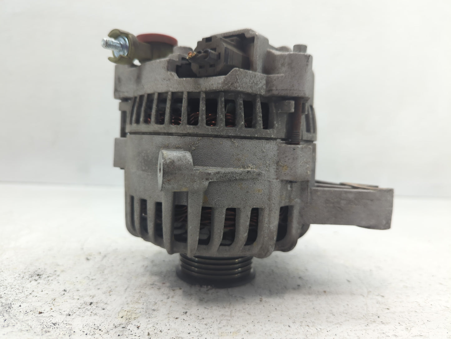 2005 Ford Expedition Alternator Replacement Generator Charging Assembly Engine OEM P/N:62116 6L7T-AA Fits OEM Used Auto Part