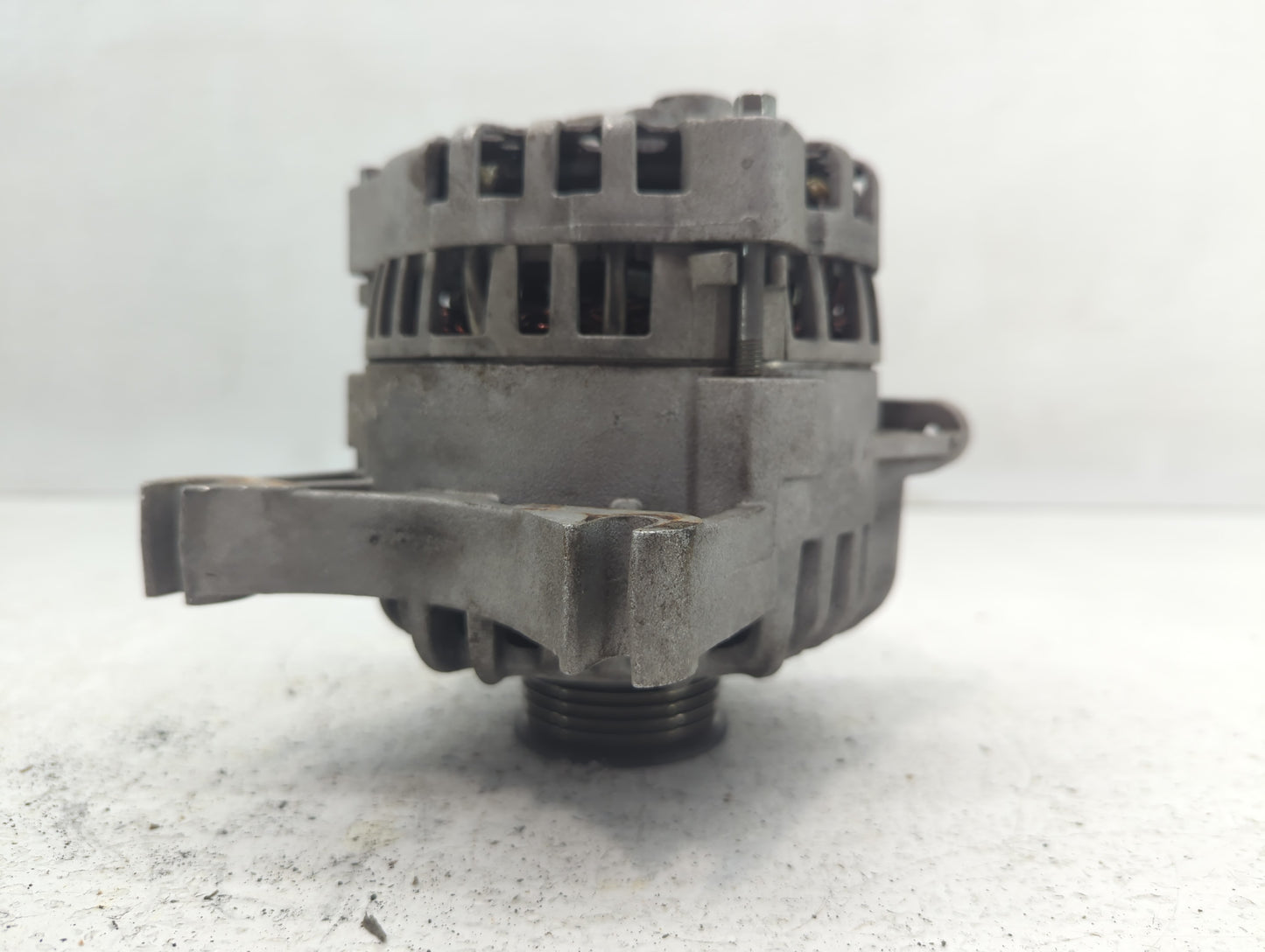 2005 Ford Expedition Alternator Replacement Generator Charging Assembly Engine OEM P/N:62116 6L7T-AA Fits OEM Used Auto Part