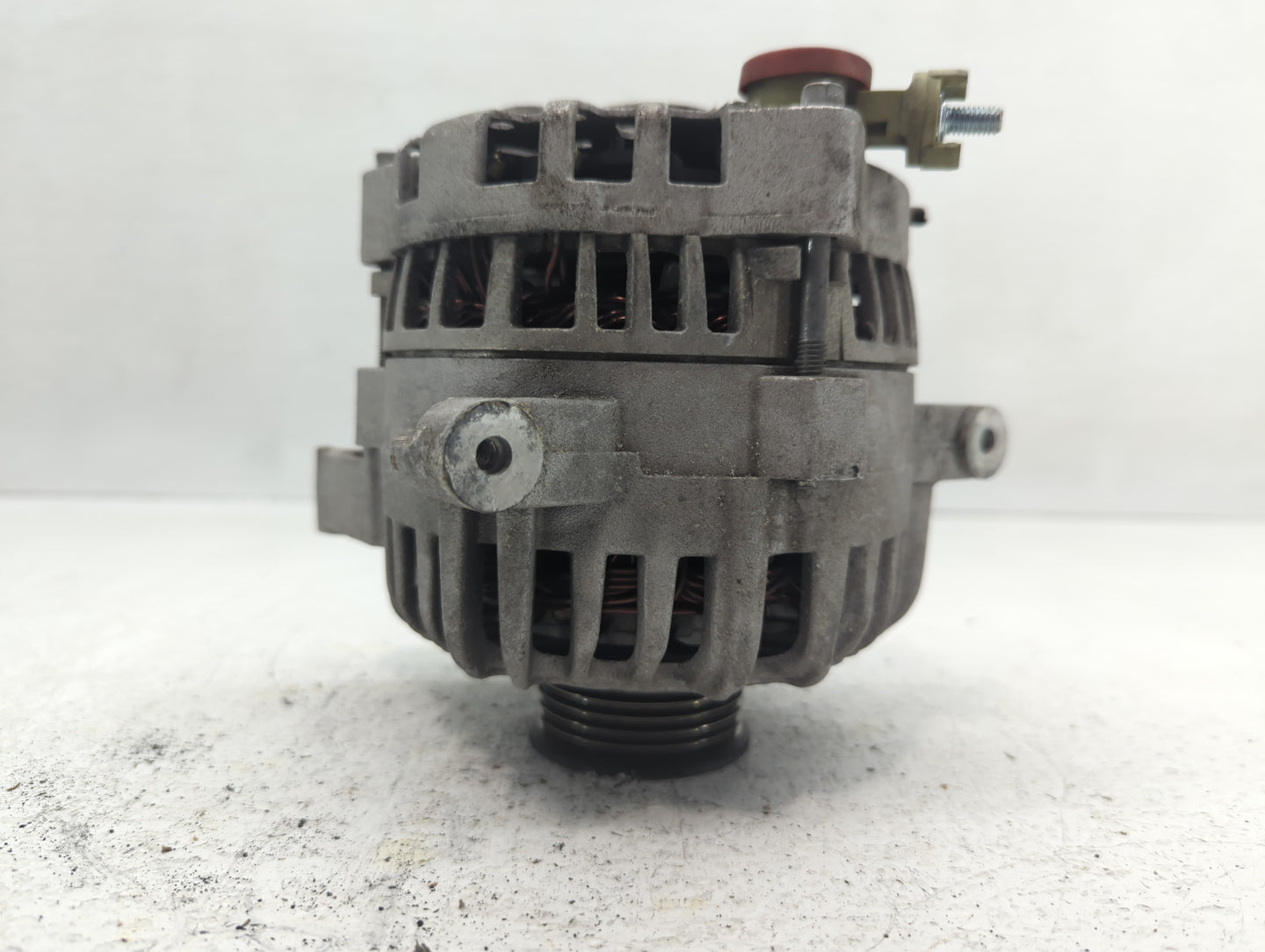 2005 Ford Expedition Alternator Replacement Generator Charging Assembly Engine OEM P/N:62116 6L7T-AA Fits OEM Used Auto Part