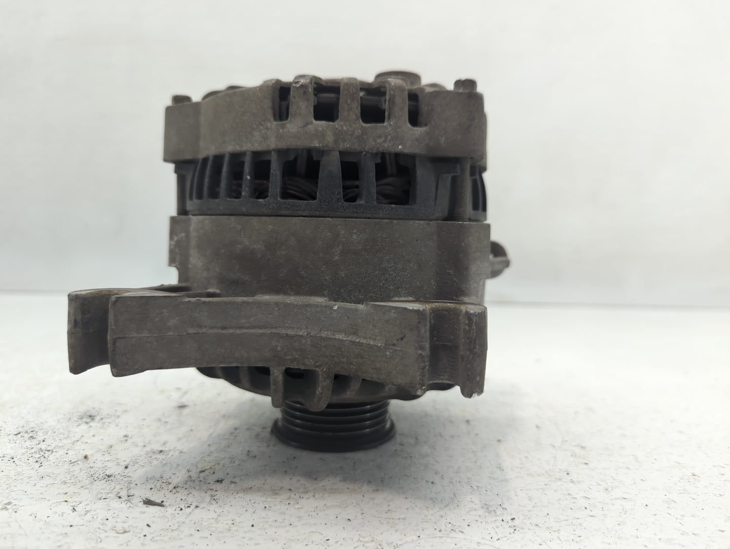 2005 Ford Expedition Alternator Replacement Generator Charging Assembly Engine OEM P/N:0501215 5L7T-CB, 62116, 6L7T-AA Fits 