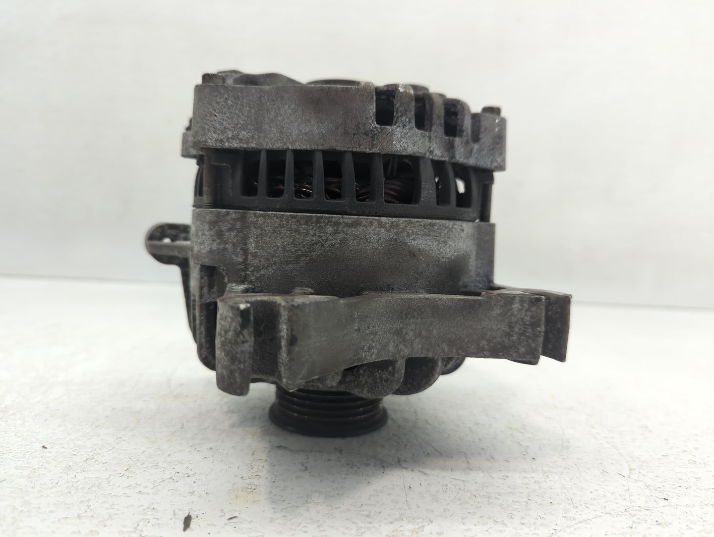 2005 Ford Expedition Alternator Replacement Generator Charging Assembly Engine OEM Fits OEM Used Auto Parts - Oemusedautopar