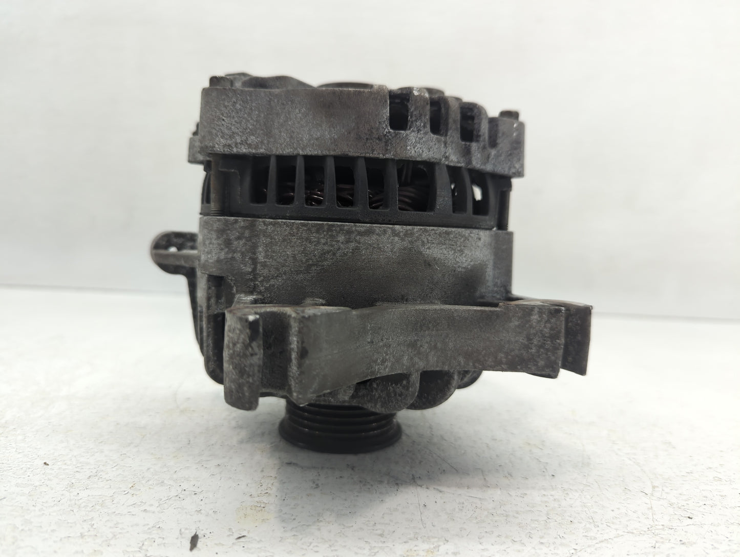 2005 Ford Expedition Alternator Replacement Generator Charging Assembly Engine OEM Fits OEM Used Auto Parts - Oemusedautopar