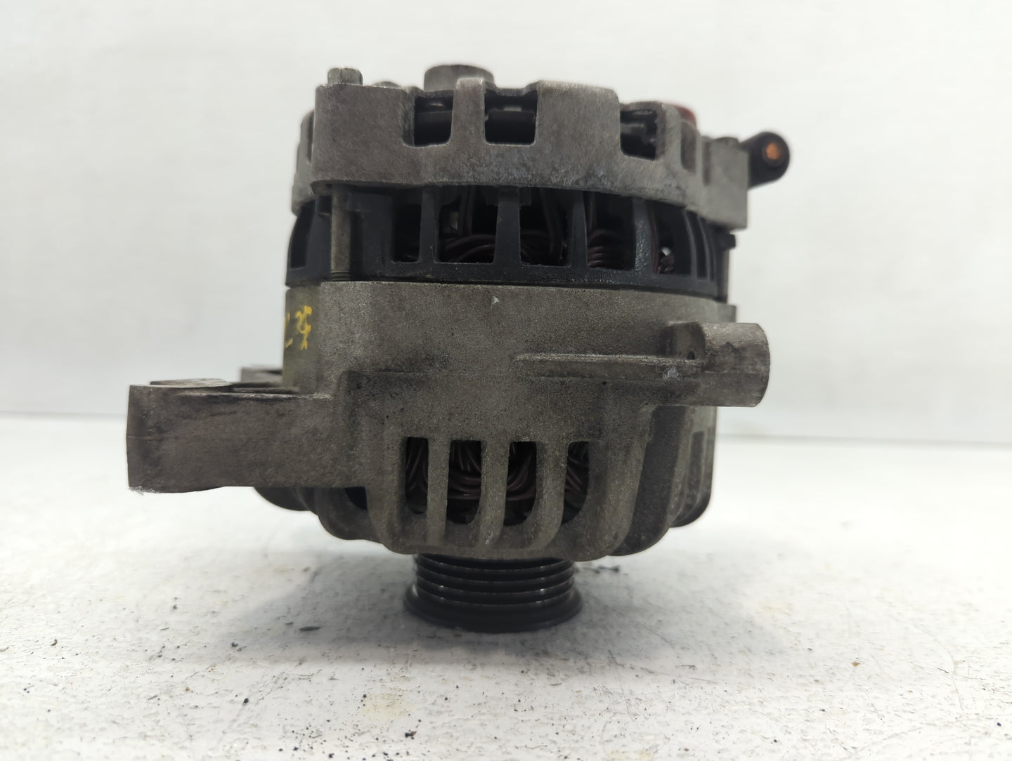 2005 Ford Expedition Alternator Replacement Generator Charging Assembly Engine OEM P/N:091618 5L7T-CB Fits OEM Used Auto Par