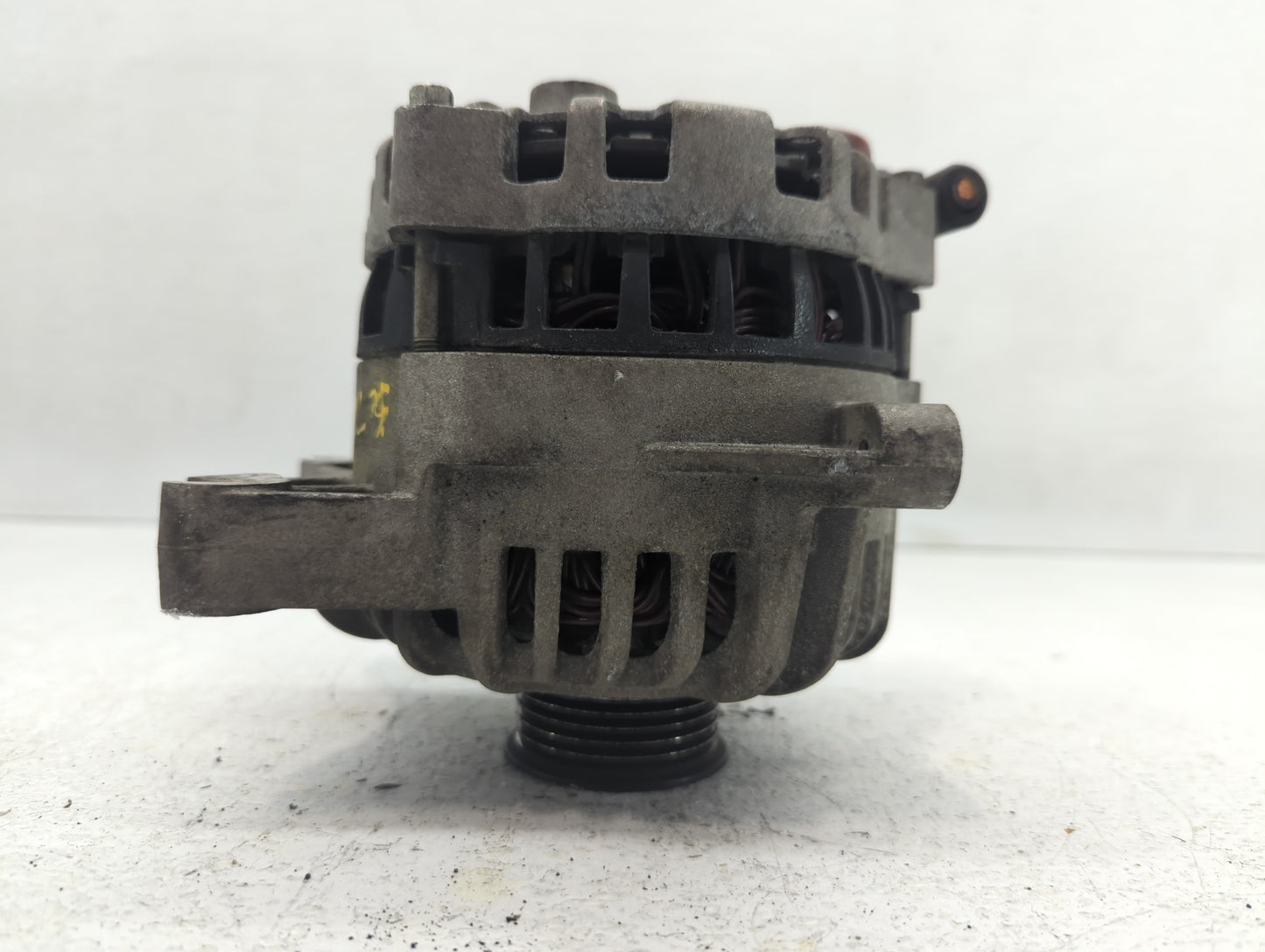 2005 Ford Expedition Alternator Replacement Generator Charging Assembly Engine OEM P/N:091618 5L7T-CB Fits OEM Used Auto Par