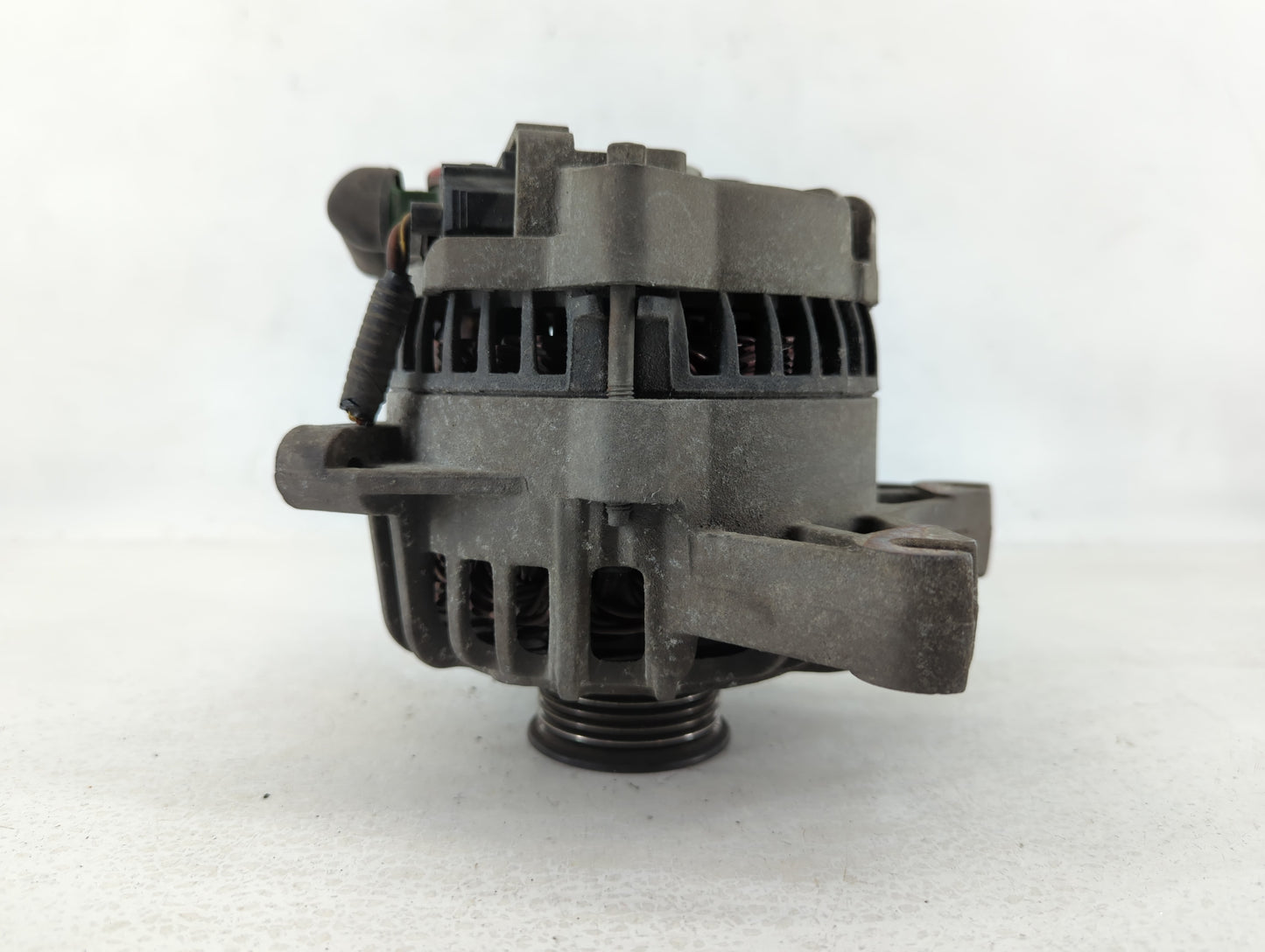 2005 Ford Expedition Alternator Replacement Generator Charging Assembly Engine OEM P/N:6L7T-AA 06042608 Fits OEM Used Auto P