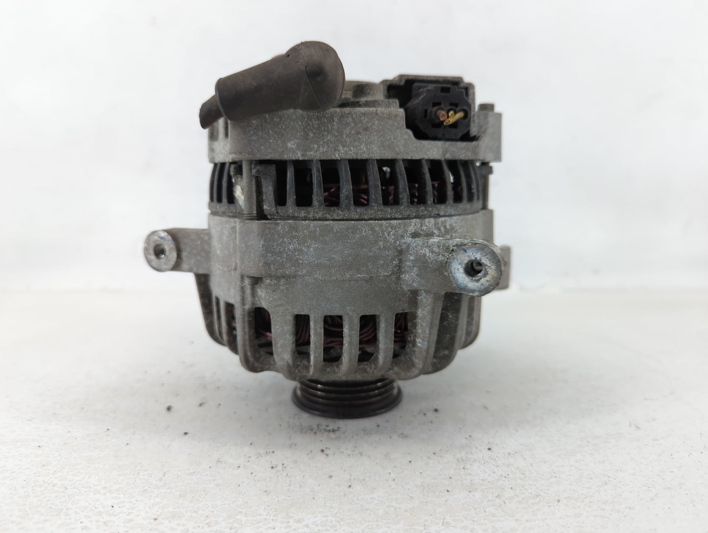 2005 Ford Expedition Alternator Replacement Generator Charging Assembly Engine OEM P/N:5L7T-CB Fits OEM Used Auto Parts - Oe
