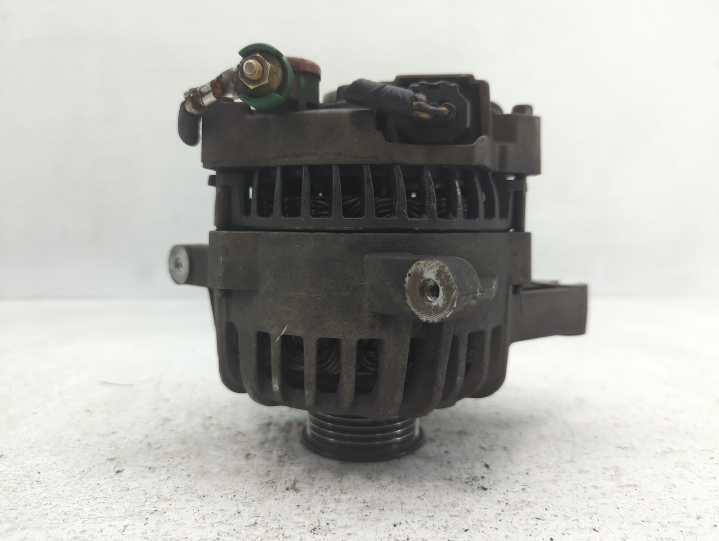 2005 Ford Expedition Alternator Replacement Generator Charging Assembly Engine OEM P/N:04C 12316 5L7T-CB Fits OEM Used Auto 