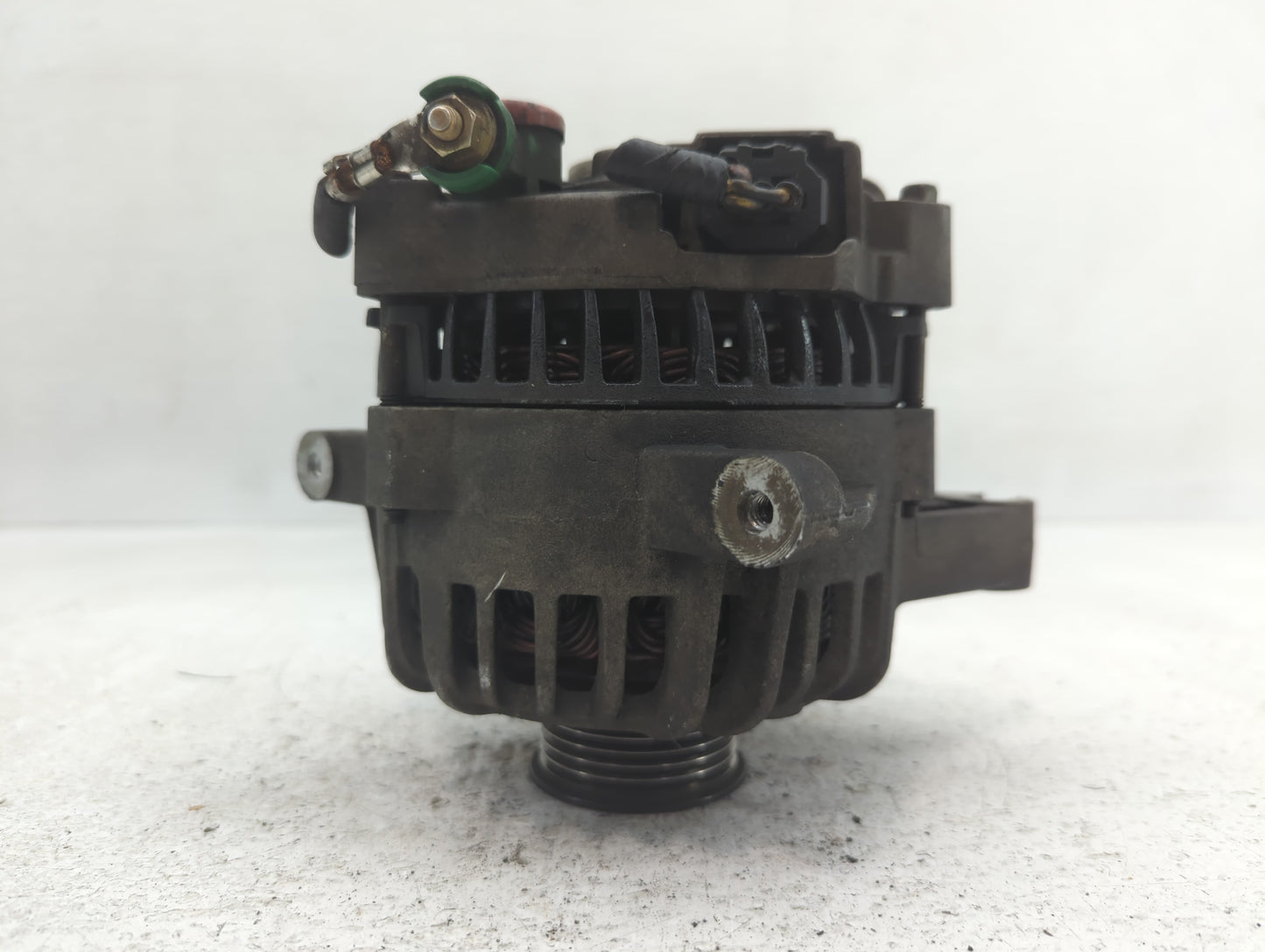2005 Ford Expedition Alternator Replacement Generator Charging Assembly Engine OEM P/N:04C 12316 5L7T-CB Fits OEM Used Auto 