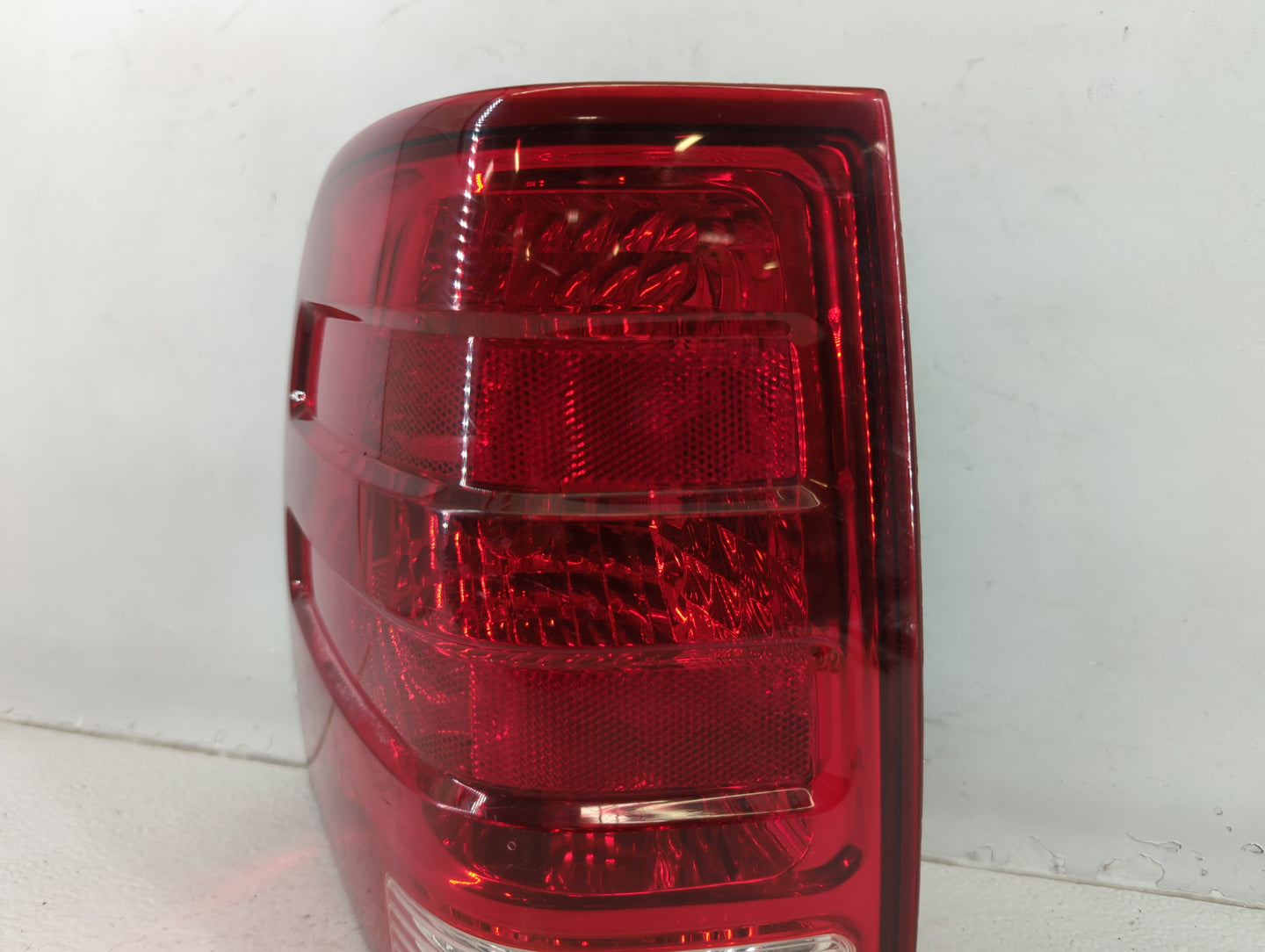 2005 Ford Expedition Tail Light Assembly Driver Left OEM P/N:2L1X-13B505-A Fits OEM Used Auto Parts - Oemusedautoparts1.com