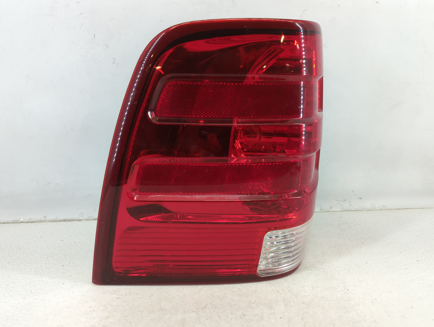 2005 Ford Expedition Tail Light Assembly Driver Left OEM P/N:2L1X-13B505-A Fits OEM Used Auto Parts - Oemusedautoparts1.com