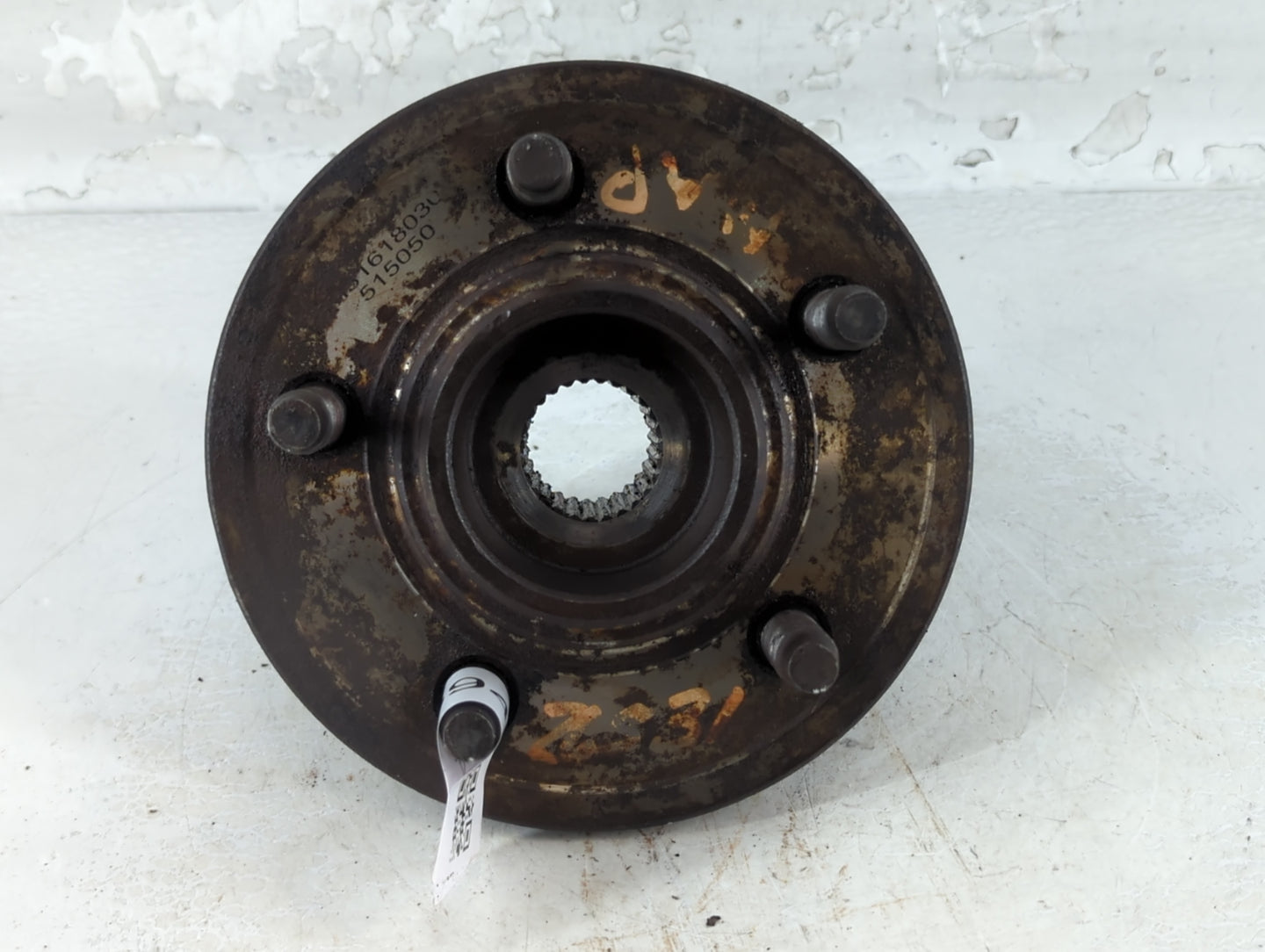 2002-2005 Ford Explorer Driver Front Wheel Hub Oem 1049940 - Oemusedautoparts1.com