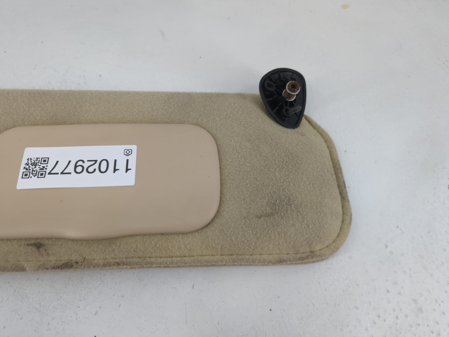 2001-2005 Ford Explorer Sun Visor Shade Replacement Passenger Right Mirror Fits Fits 2001 2002 2003 2004 2005 OEM Used Auto 