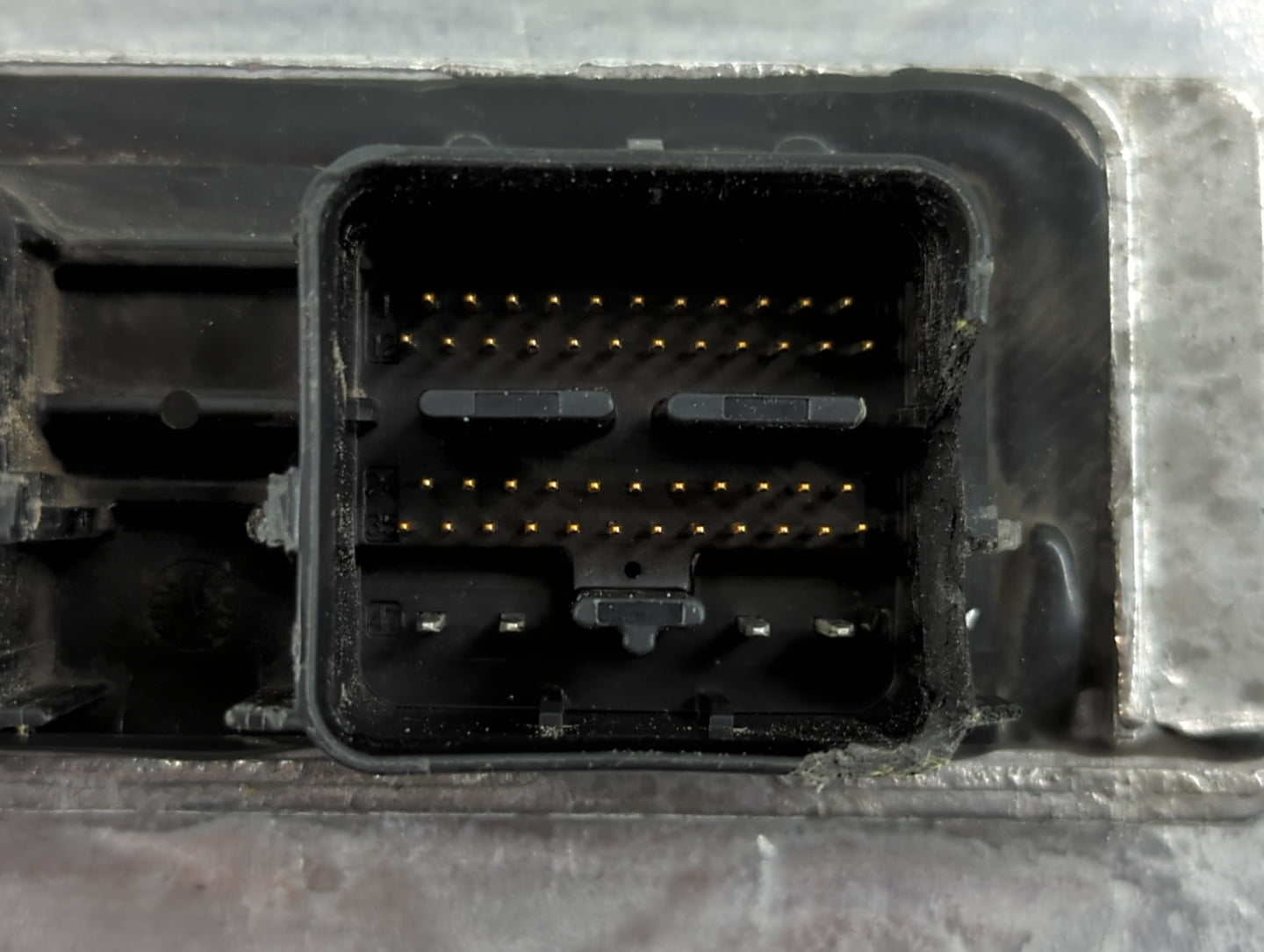 2005 Ford Explorer PCM Engine Control Computer ECU ECM PCU OEM P/N:5L2A-12A650-LD Fits OEM Used Auto Parts - Oemusedautopart