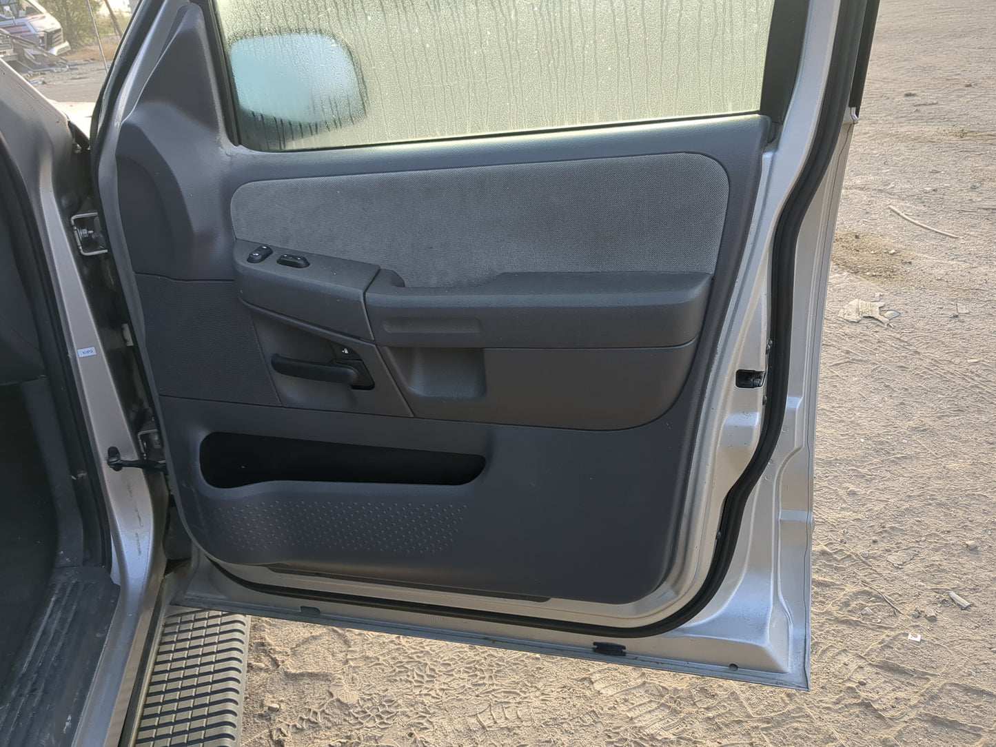 2005 Ford Explorer Front Right Passenger Interior Door Panel Trim - Oemusedautoparts1.com