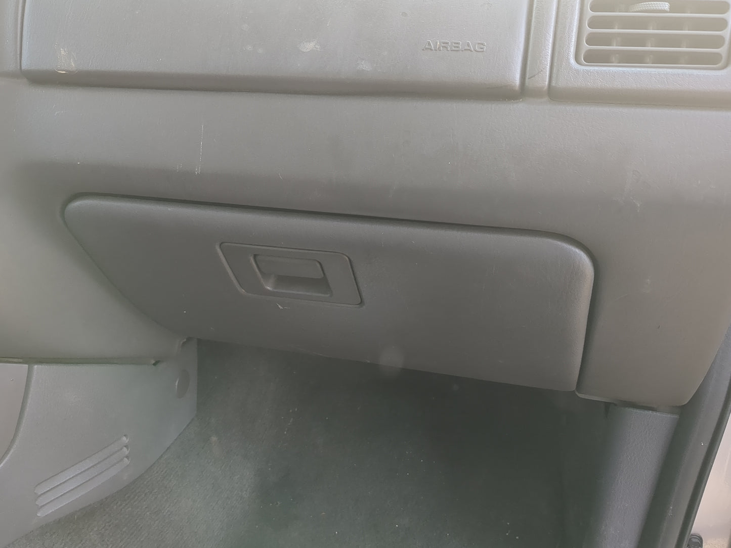 2005 Ford Explorer Passenger Glove Box Door Storage Compartment - Oemusedautoparts1.com