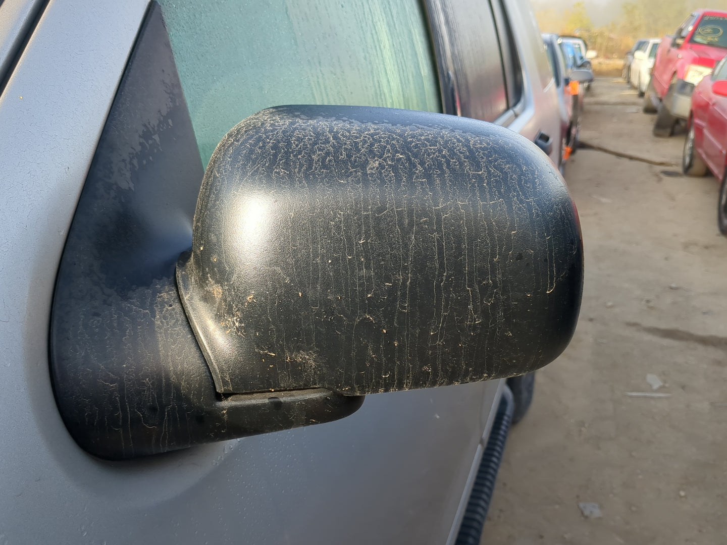 2003-2005 Ford Explorer Driver Side View Mirror - Left Door Mirror OEM Used - Oemusedautoparts1.com