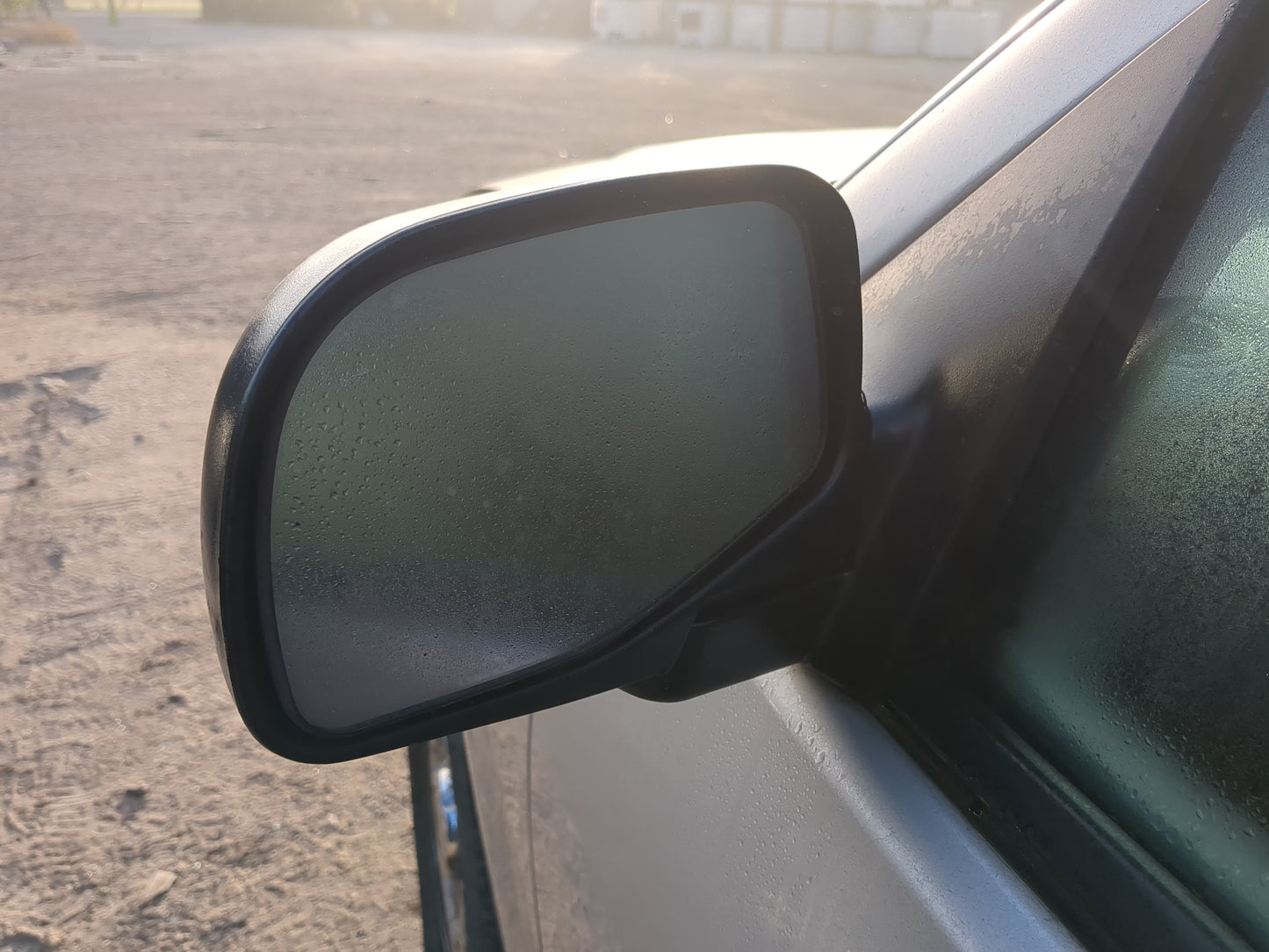 2003-2005 Ford Explorer Driver Side View Mirror - Left Door Mirror OEM Used - Oemusedautoparts1.com