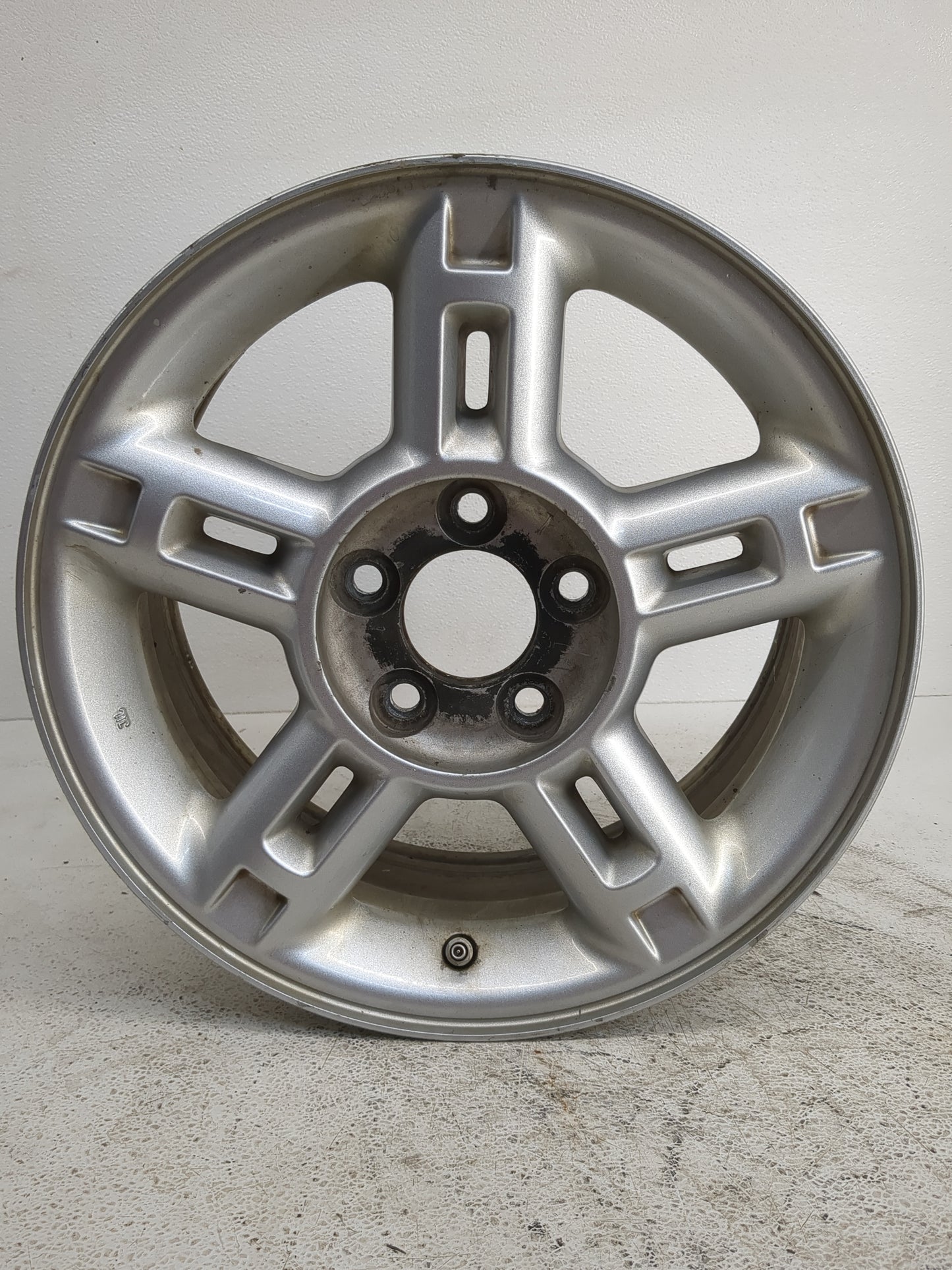 2004-2005 Ford Explorer Oem Wheel Rim - Oemusedautoparts1.com