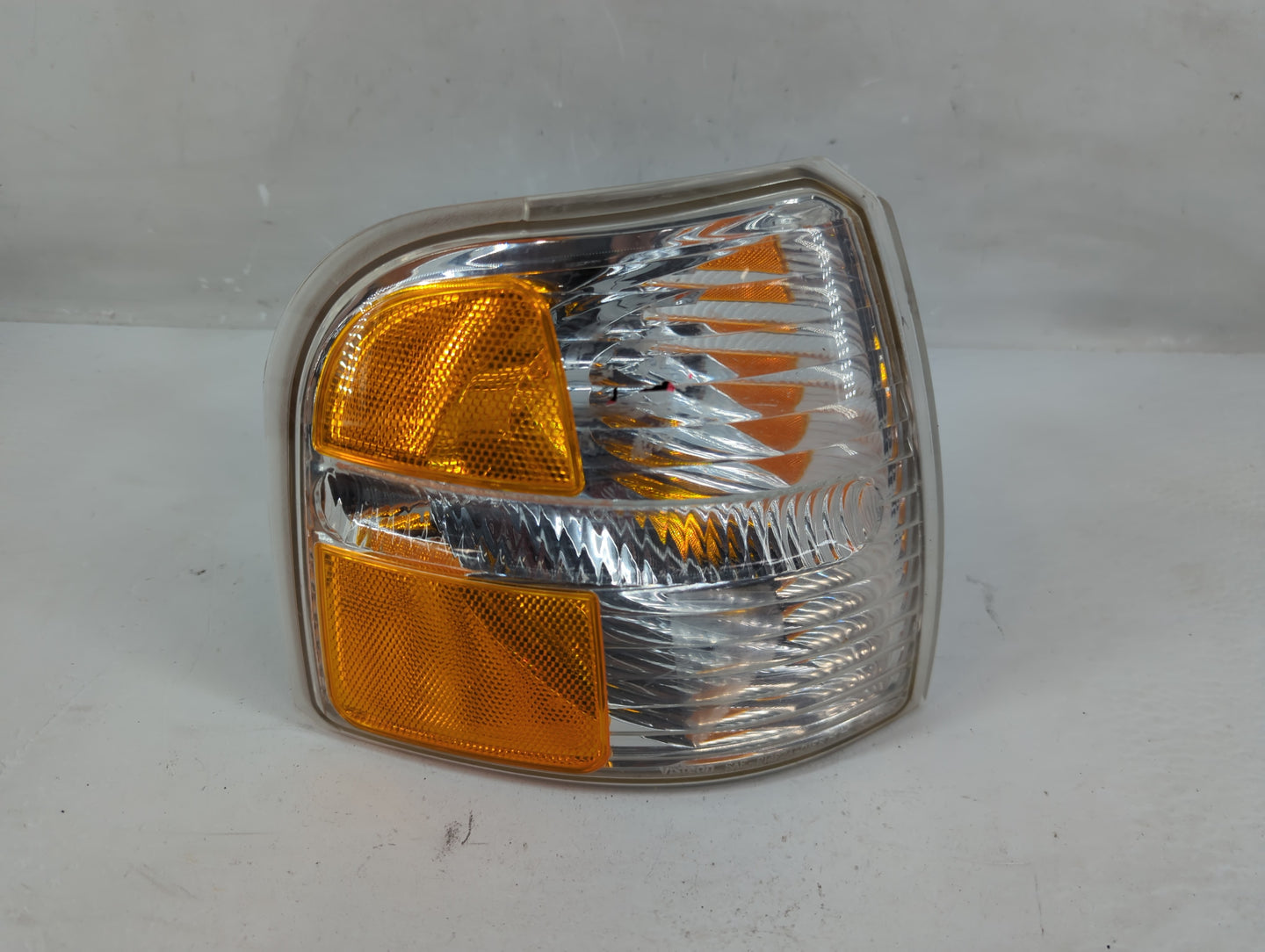 2004-2005 Ford Explorer Passenger Right Oem Front Light Lamp - Oemusedautoparts1.com