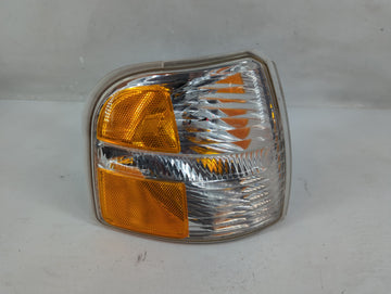2004-2005 Ford Explorer Passenger Right Oem Front Light Lamp - Oemusedautoparts1.com