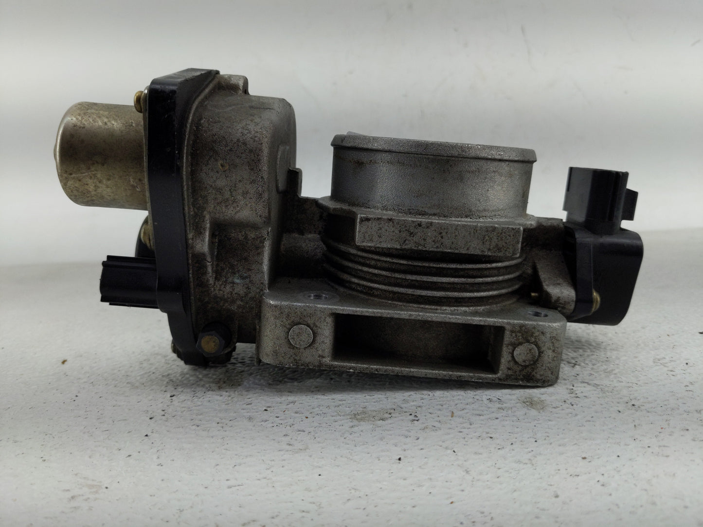 2004-2010 Ford Explorer Throttle Body Fits Fits 2004 2005 2006 2007 2008 2009 2010 2011 2012 2013 2014 2015 2016 OEM Used Au