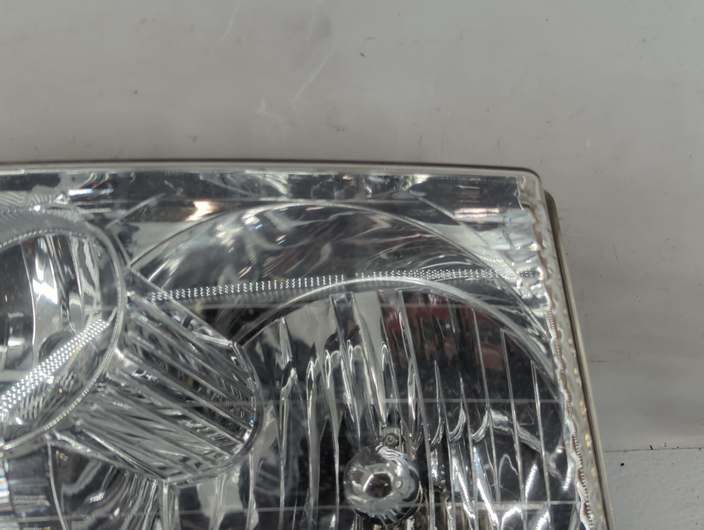 2002-2005 Ford Explorer Passenger Right Oem Head Light Headlight Lamp - Oemusedautoparts1.com
