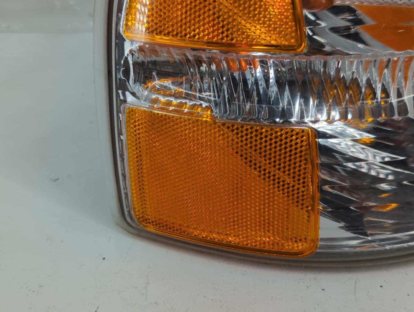 2004-2005 Ford Explorer Passenger Right Oem Front Light Lamp - Oemusedautoparts1.com